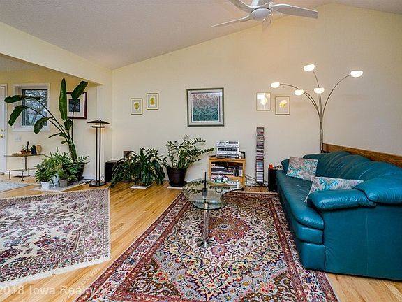 3rd image of 6041 N Winwood Dr