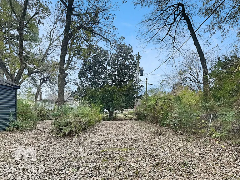 2325 Riley Ave — Photo 14
