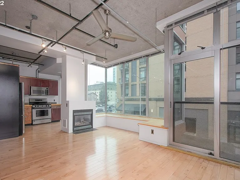 1410 SW 11th Ave #201 — Photo 8