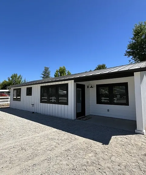 8563 Santa Rosa Ave — Photo 1