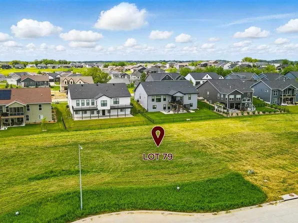 813 Ridge Dr, Tiffin, IA 52340