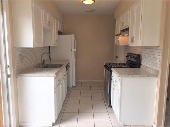 4th image of 310 Lake Creek Cir