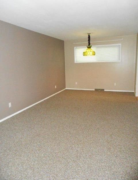 1st image of 7 Elwood Dr