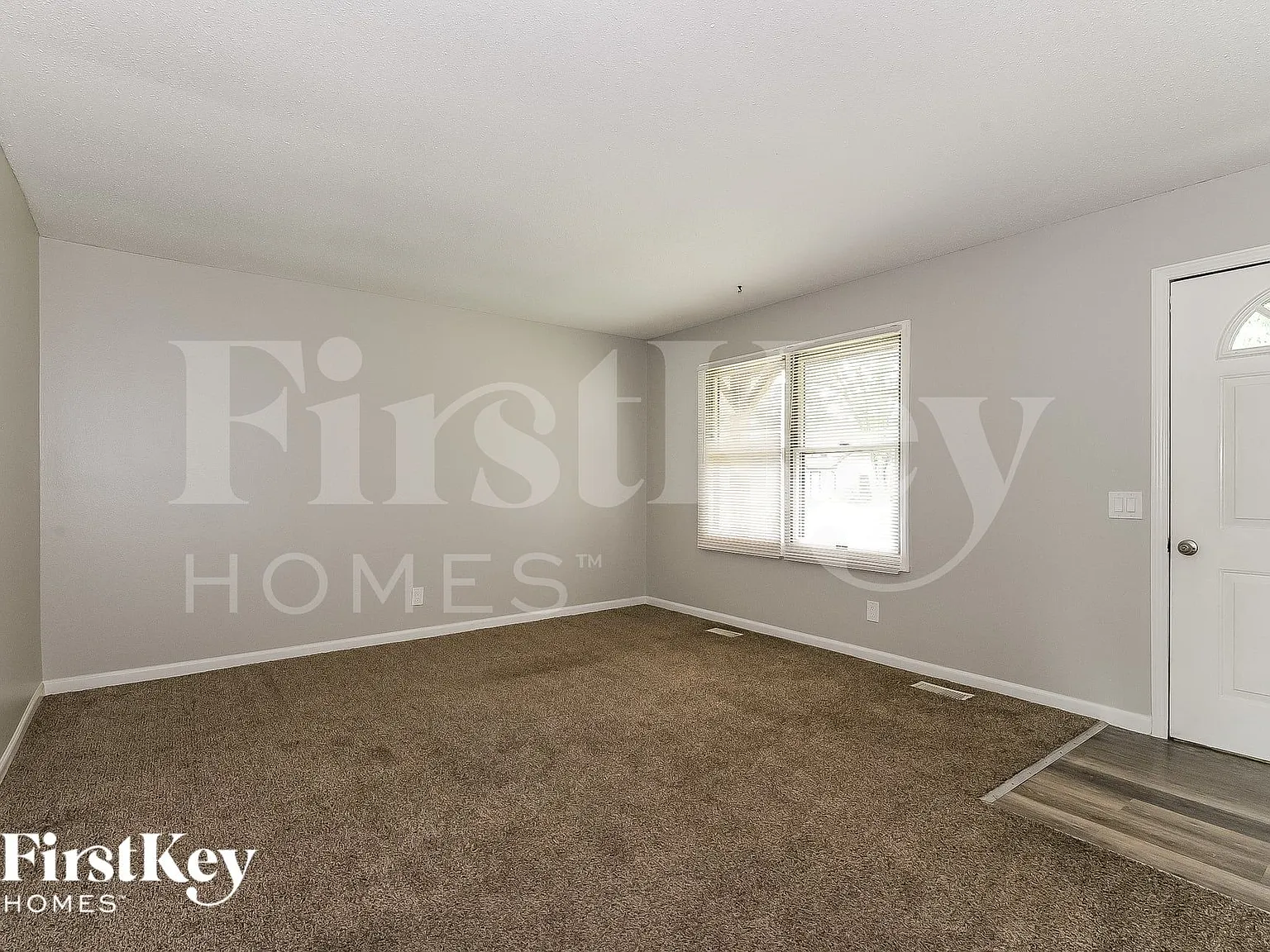 3 bed, 2.0 bath, 1018 sqft, $1,755 — Photo 3