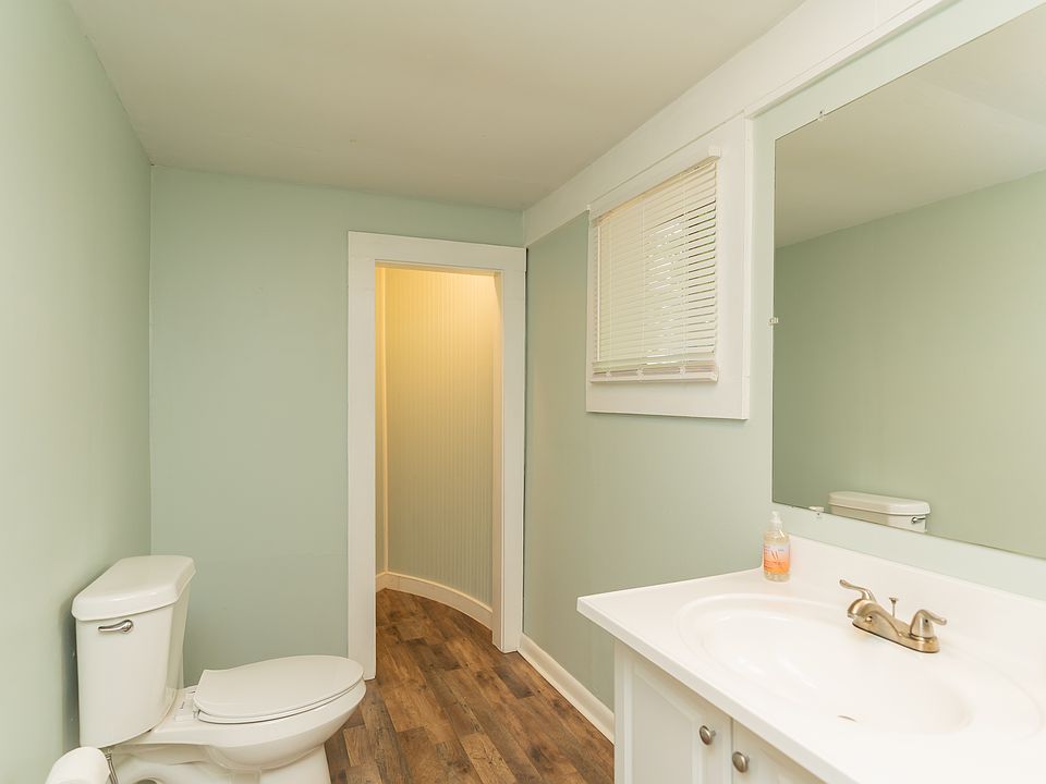 1st image of 502 E Lake Ave