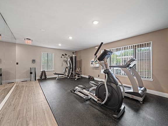State-of-the-art 24/7 Fitness Center at Knottingham Apartments in Clinton Township, MI.