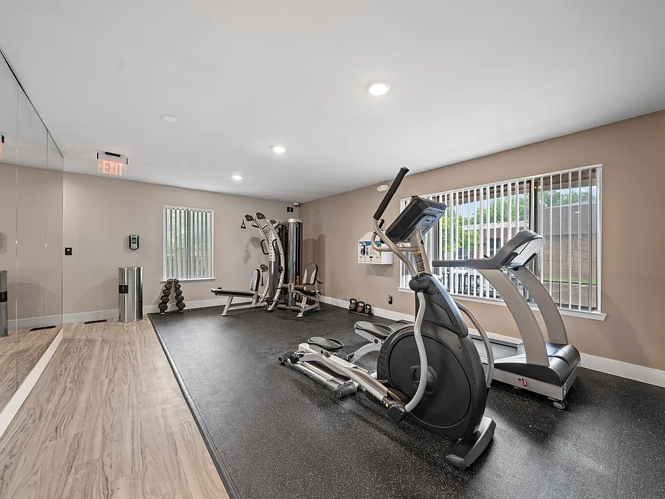 State-of-the-art 24/7 Fitness Center at Knottingham Apartments in Clinton Township, MI.