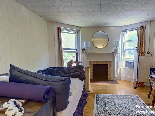 1063 Beacon St, Brookline, MA