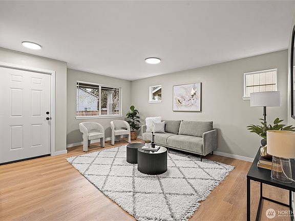 4th image of 3527 185th St Ct E