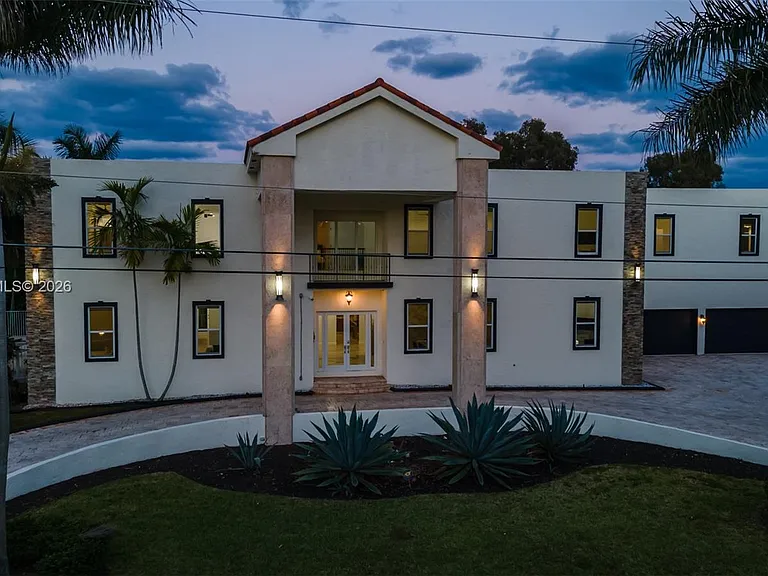 1430 NW 114th Ave — Photo 16