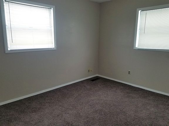 5th image of 607 E Pine St