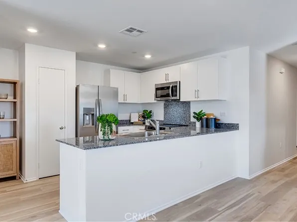 14226 Clemson St, Hesperia, CA 92345