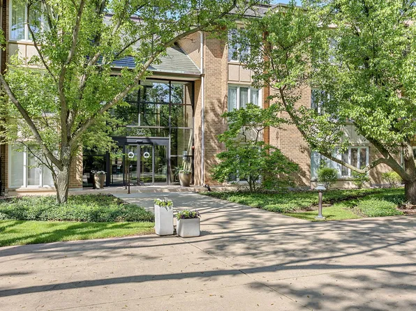 2 Oak Brook Club Dr APT C310, Oak Brook, IL 60523