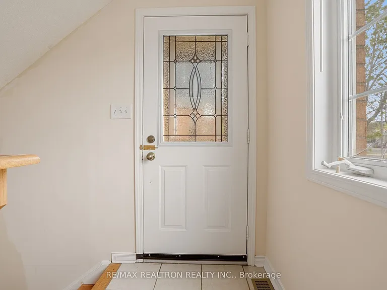 2 Eli Shackleton Ct — Photo 5