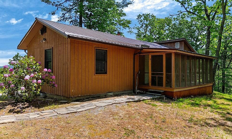 1st image of 403 Starey Draft Ln