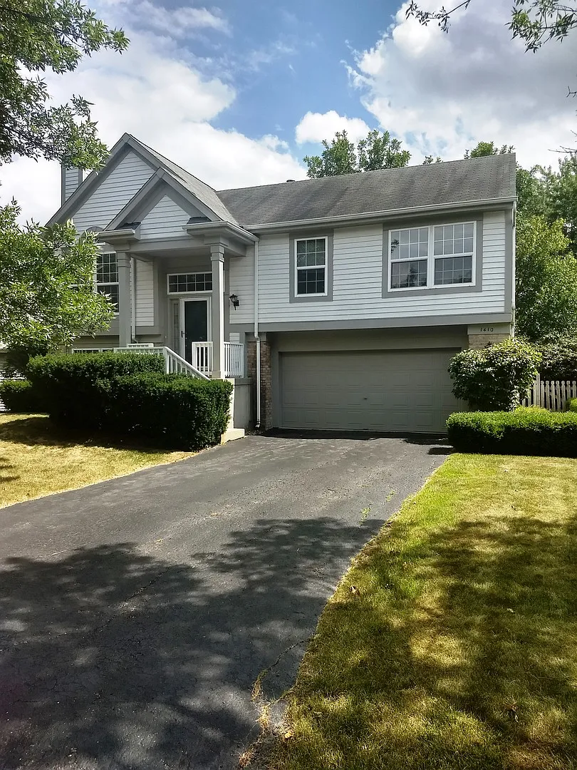 1410 Leeward Ct photo 1