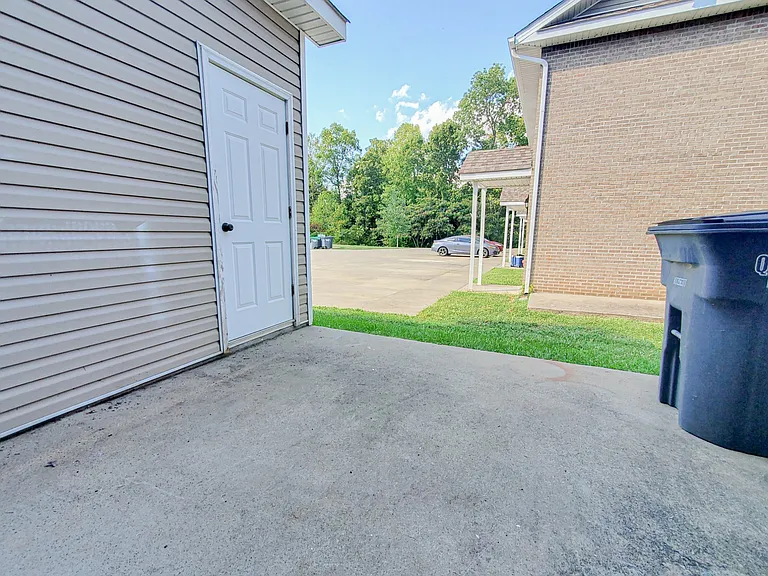 1213 Ash Ridge Dr #D — Photo 12
