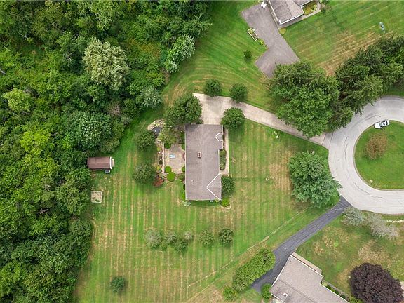 5th image of 7526 Avon Ln