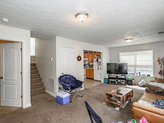 4th image of 218 University Ave #B