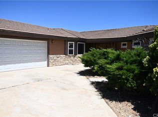 7172 Barker Rd, Oak Hills, CA 92344