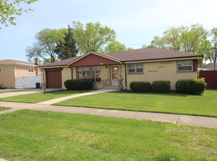 4925 Wick Dr, Oak Lawn, IL 60453