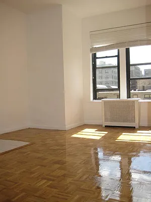 Rented by Moises Farhart, LREB | media 1
