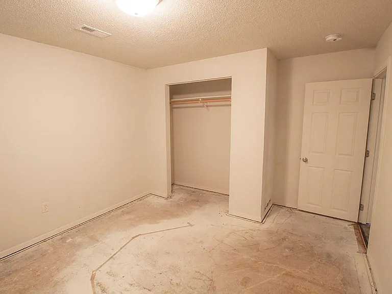 210 Wheaton Ct — Photo 23