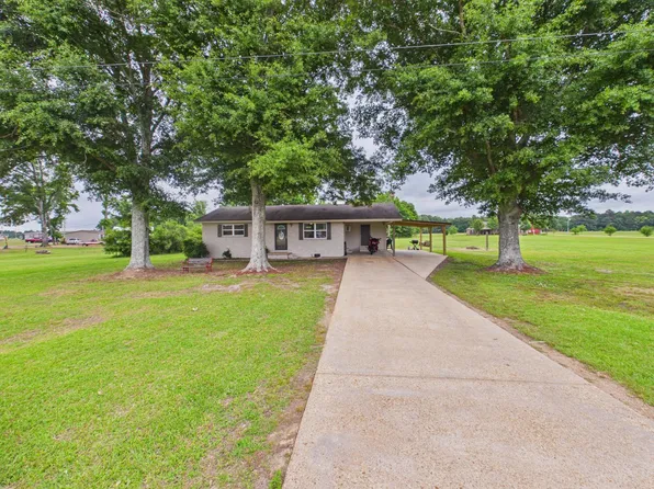 2546 Seed Tick Rd, Caledonia, MS 39740