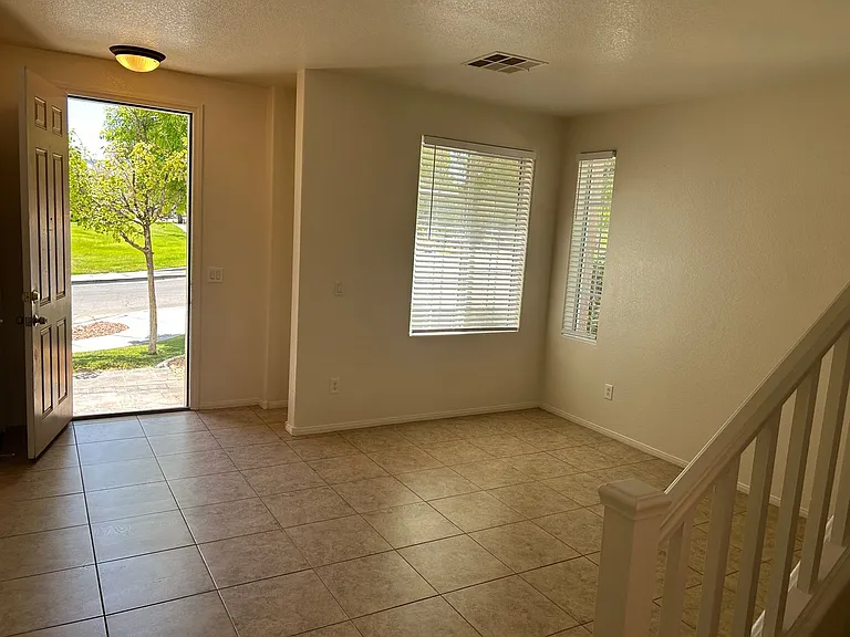 10296 Magnolia Tree Ave — Photo 3