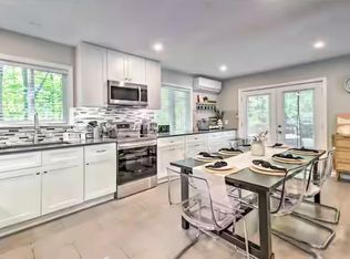 7126 Robinwood Dr, Tobyhanna, PA