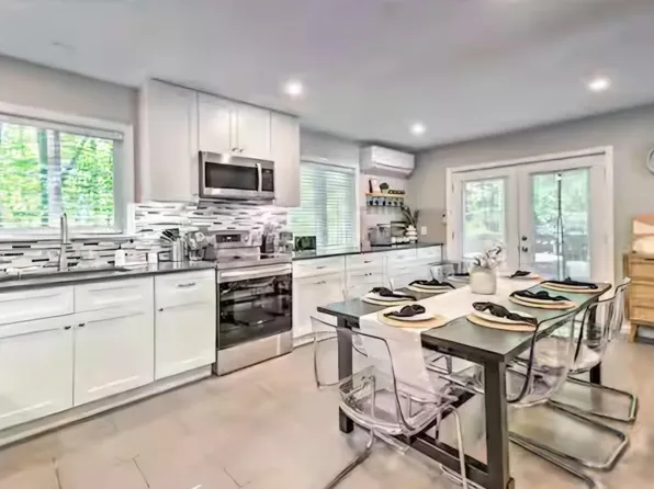 7126 Robinwood Dr, Tobyhanna, PA 18466