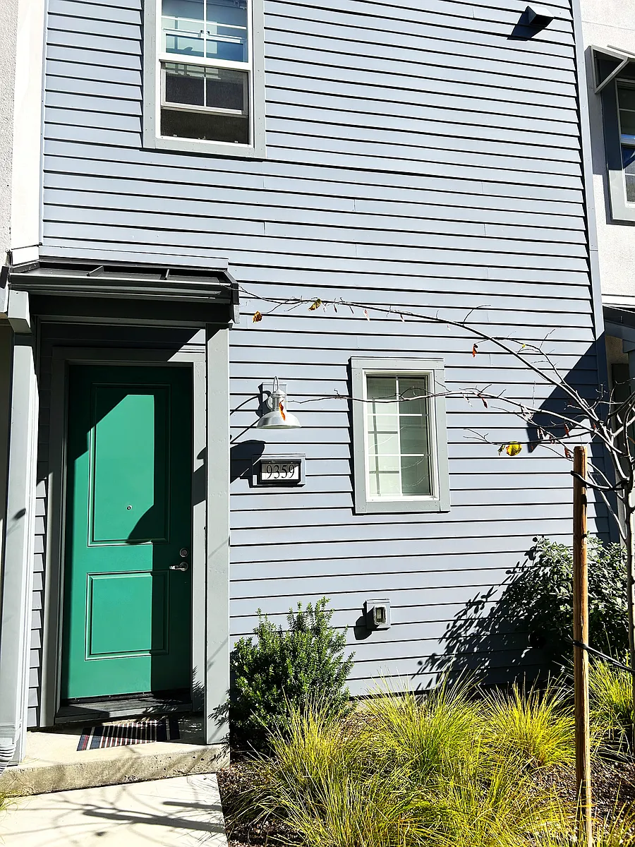 Building Photo - 9359 Ocean Park Way