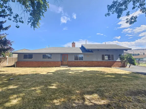 7649 Booth Rd, Klamath Falls, OR 97603