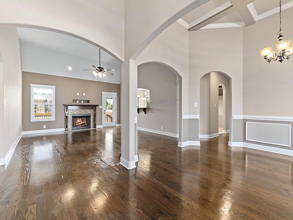 3rd image of 17 Woodford Lot 17