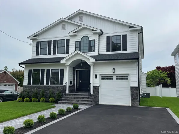 469 Andrews Road, Mineola, NY 11501