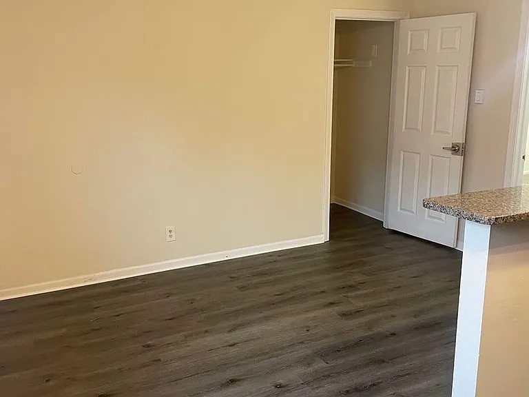 346 Fort Worth Ave — Photo 3