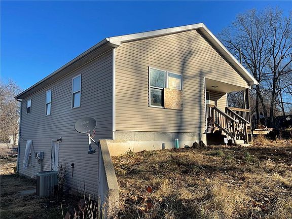 2nd image of 715 Albemarle St