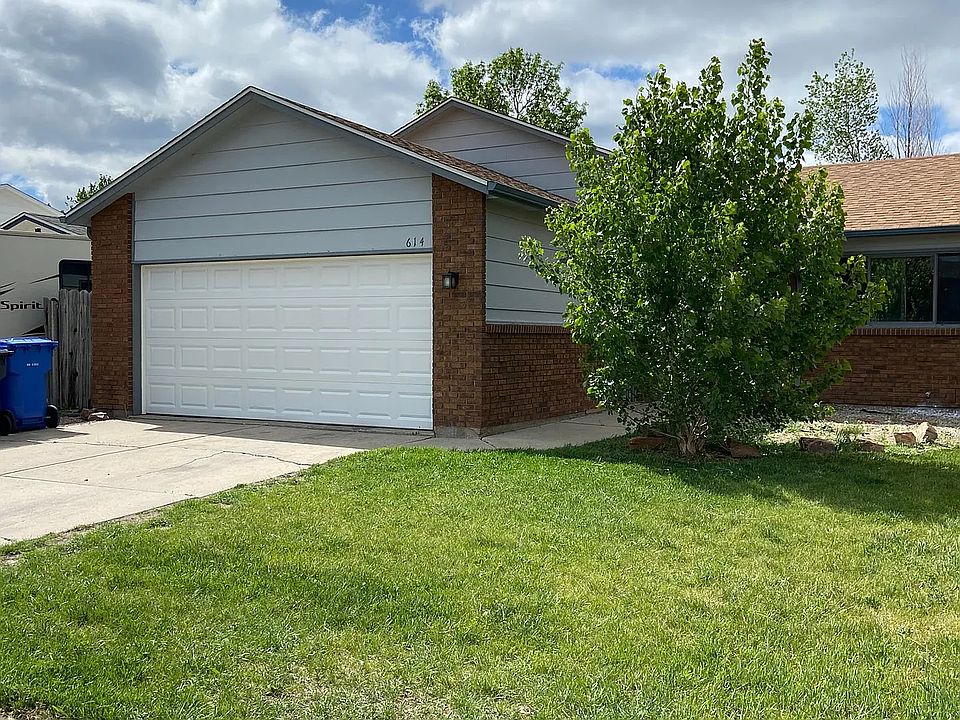 1st image of 614 Peach Tree Pl