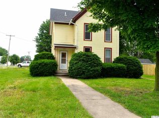 218 N West St, Earlville, IA 52041