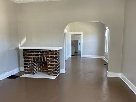 2nd image of 316 S Walnut St #316