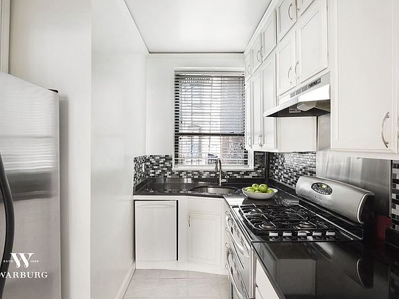 4th image of 9 E 97th St APT 2A
