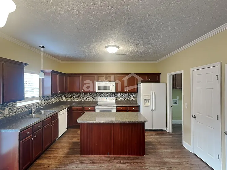 3605 Belvidere Ct — Photo 3