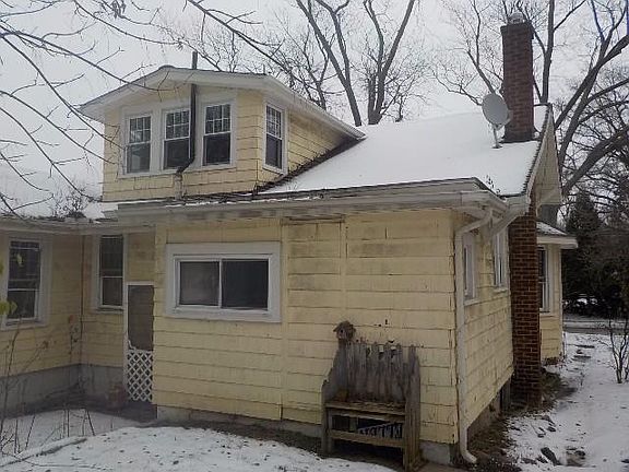 3rd image of 623 N Court St