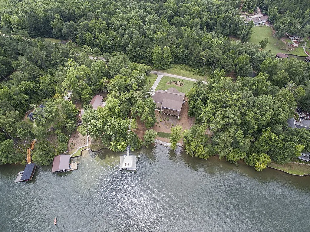 109 Village Ct photo 1