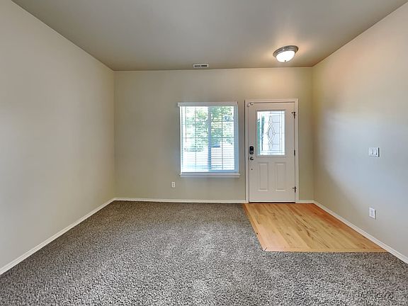 4th image of 8012 87th Pl NE
