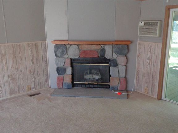 3rd image of 2030 Lakes North Dr