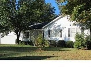 5604 Soft Wind Dr, Fuquay Varina, NC 27526