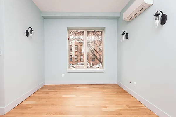 Rented by Nooklyn NYC LLC | media 43