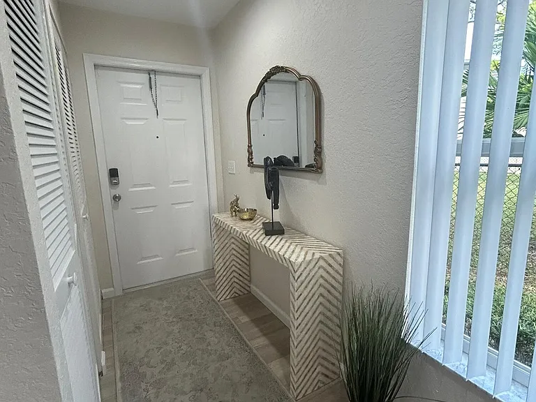 1140 Staghorn St — Photo 2