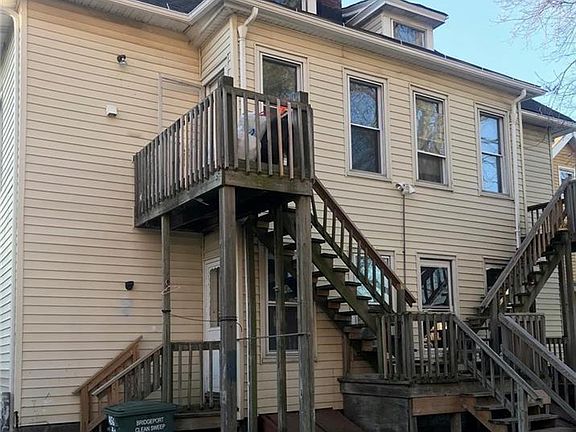 4th image of 456 Norman St #458